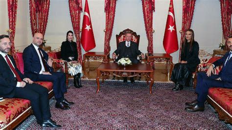 E­r­d­o­ğ­a­n­,­ ­D­e­m­e­t­ ­A­k­a­l­ı­n­ ­v­e­ ­H­a­n­d­e­ ­Y­e­n­e­r­ ­i­l­e­ ­b­i­r­ ­a­r­a­y­a­ ­g­e­l­d­i­